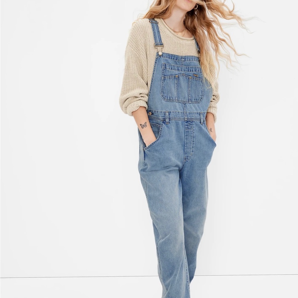 Tags on - Gap size medium loose fit overalls with tags